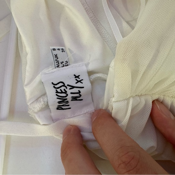 NWOT Princess Polly White Crop Top Size 4 - Picture 3 of 3